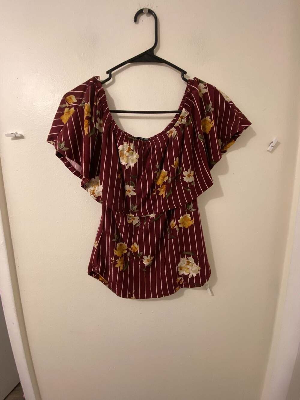 Vibe Sportswear Off Shoulder Top Size M Burgundy Floral